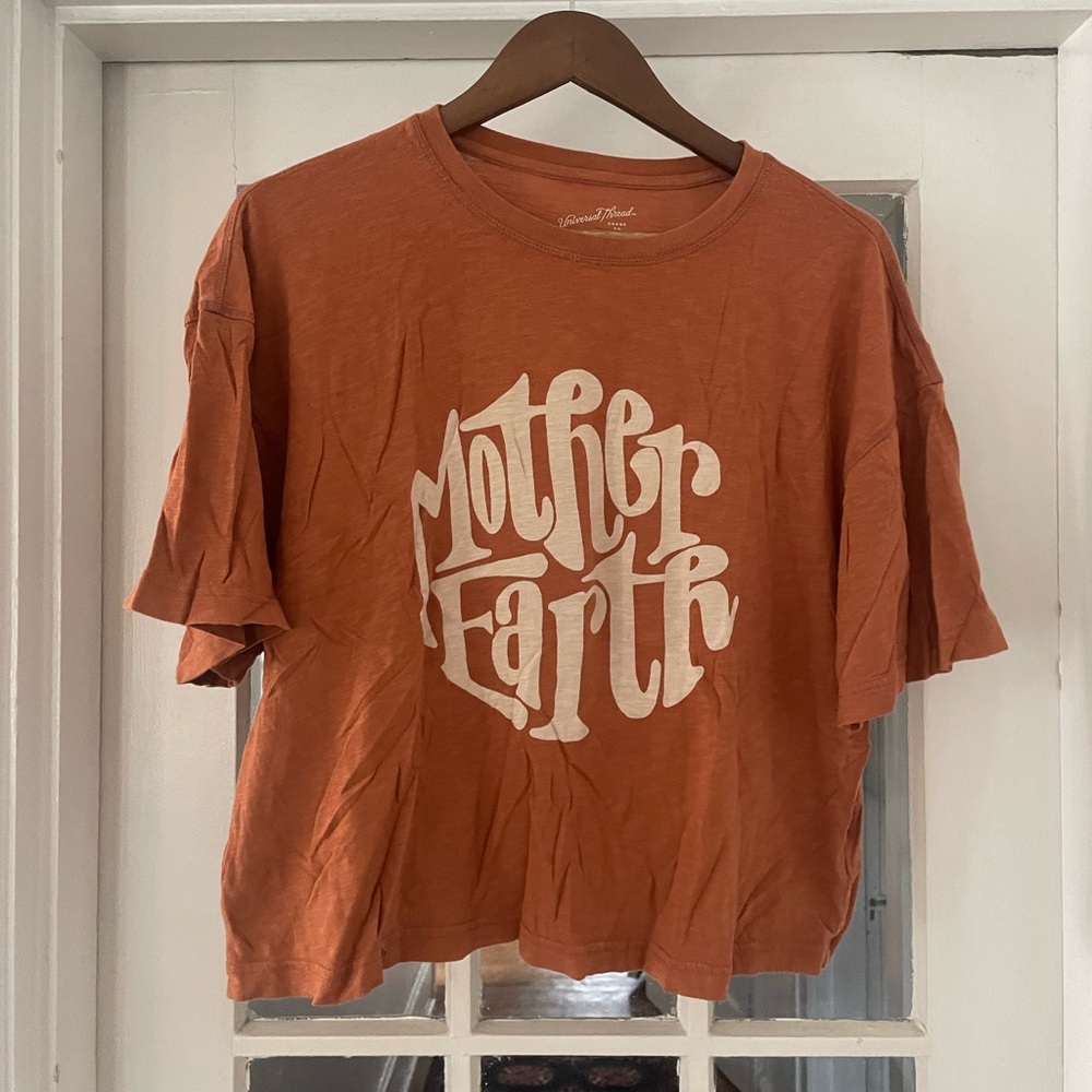 Universal Thread Mother Earth oversized tee